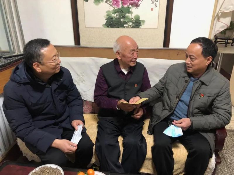 弘義集團(tuán)開展春節(jié)前走訪慰問生活困難黨員、老黨員、老干部活動(dòng)